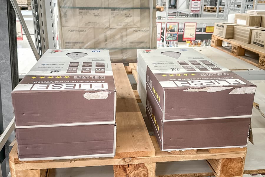 Palette mit 4 Packungen Laminatboden Specht Deluxe WR VE16, 9,46 m2